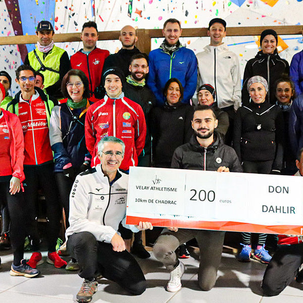 Velay Athlétisme fait don de 200€ à l’association DAHLIR suite aux 10 kilomètres de Chadrac