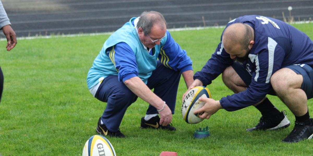 Les bénéficiaires du DAHLIR avec les joueurs de l’ASM Clermont-Auvergne !